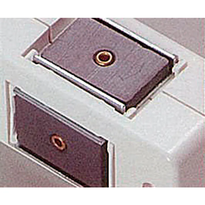 ヤザワコーポレーション タップ(抜け止め・雷サージ) AC125V/15Ax5m/4口 EA815GL-407A 4548745513394【別送品】