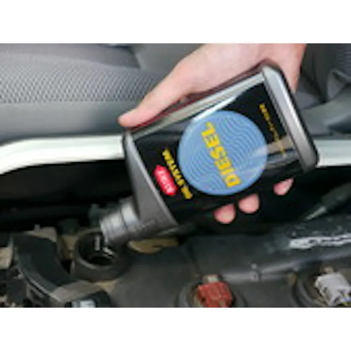 呉工業(KURE) エンジンオイル添加剤(ディーゼル車用) 400ml EA922AE-32 4550061431733【別送品】