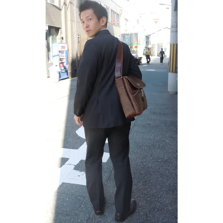 ESCO 370x100x280mm ショルダーバッグ(本革製/ブラウン) ビジネスバッグ、キャリーケース、靴メンテナンス 4548745543858 EA927TC-14(CDC)【別送品】