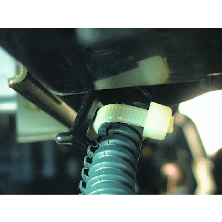 結束バンド(100本) 685x9.0mm EA475-685 4518340561410【別送品】