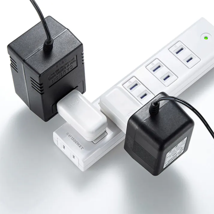 サンワサプライ 125V/15A コンセントアダプター(2P/ヨコ型) EA940BA-82(CDC)【別送品】