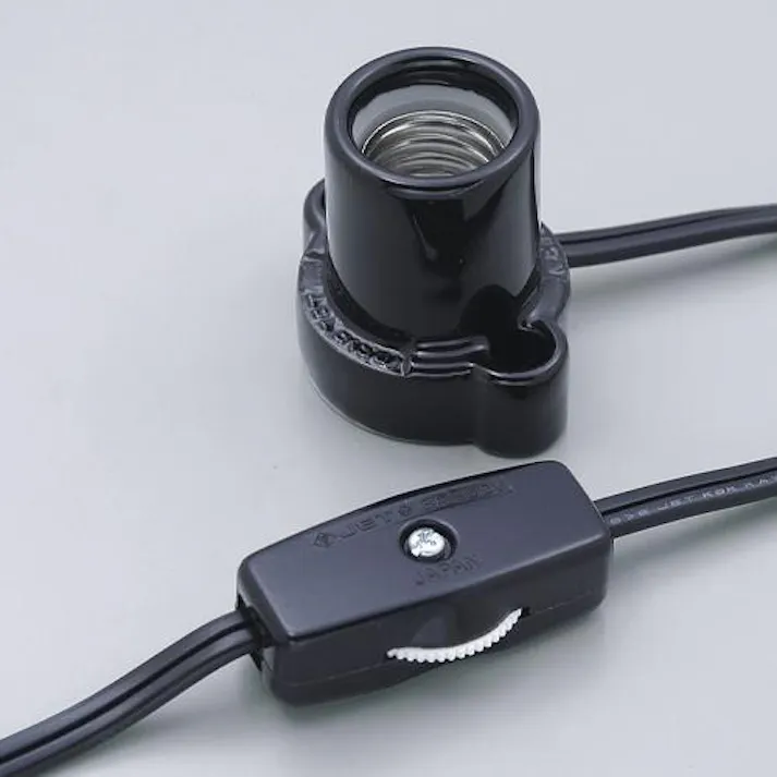 朝日電器(ELPA) 125V/3A 電球用ソケット(E17/1.5mコード付/黒) EA940C-155(CDC)【別送品】