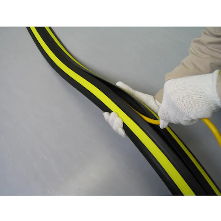 大研化成工業 トラケーブルプロテクター φ30mmx8m EA940HB-32 4518340316522【別送品】