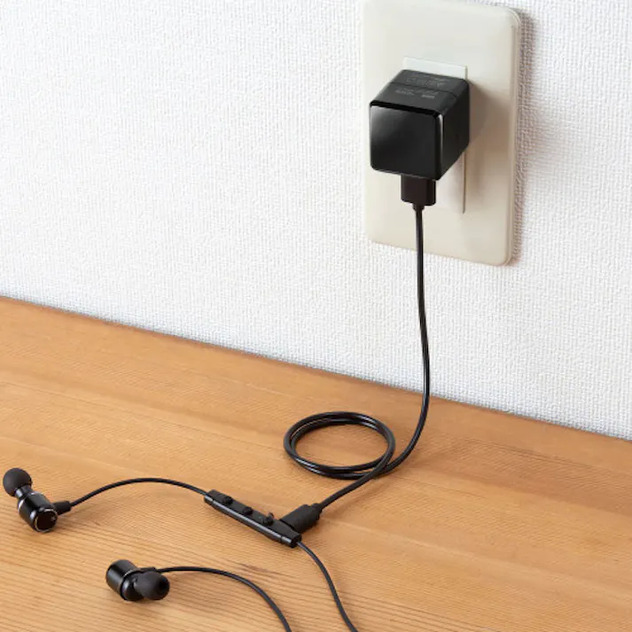 AC100-240V/USB充電器(高耐久タイプ/キューブ型) EA940CD-201D 4518340279186 (CDC)【別送品】