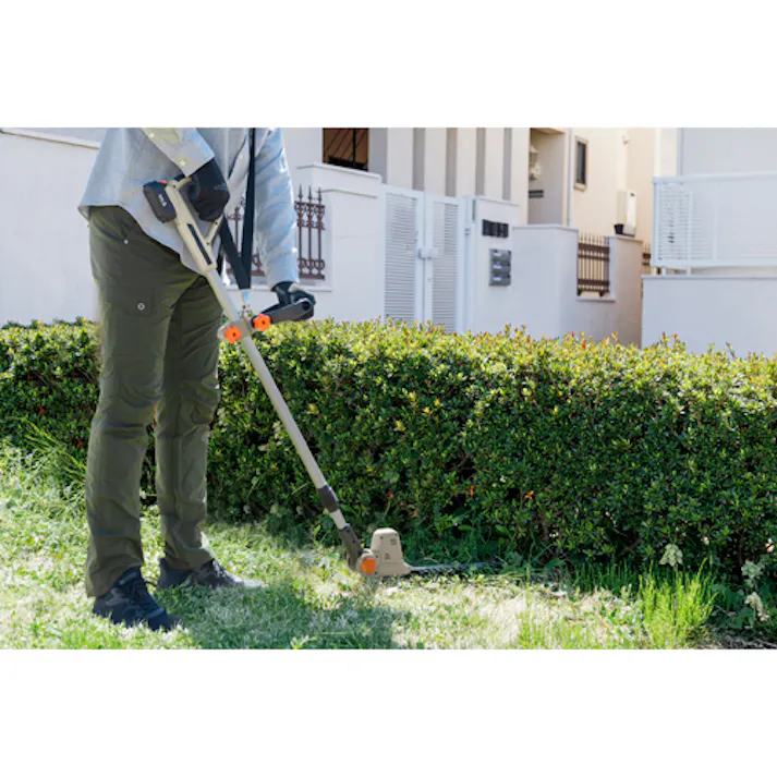 長柄伸縮式ヘッジトリマー(充電式) DC10.8V/300mm EA898RG-1A【別送品】