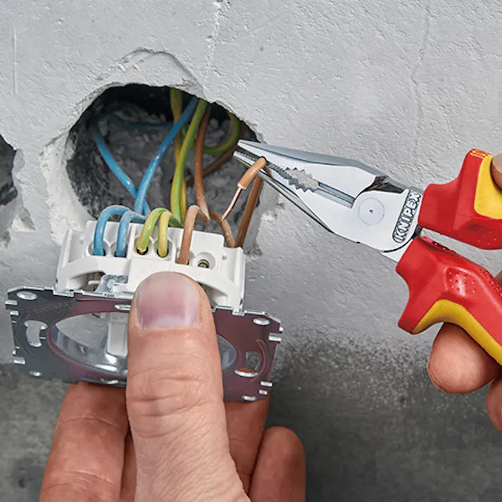 クニペックス ニードルノーズペンチ SB 0826-145SB ラジオペンチ スリムヘッド 電気工事 506015826【別送品】