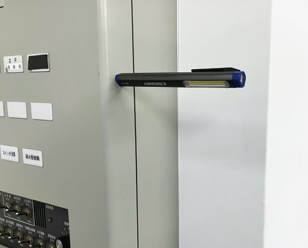 SIGNET 最大300ルーメン 充電式LEDペンライト スリムボディ マグネット