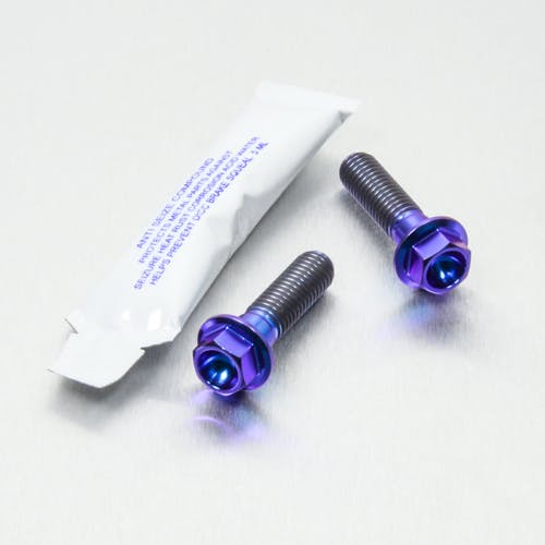 Pro-Bolt プロボルト Titanium Rear Brake Caliper Mount Kit (TIRBMON120) TIRBMON120P (C その他(ボルト) Pro-Bolt プロボルト Titanium Rear Brake Caliper Mount Kit (TIRBMON120) TIRBMON120P (C その他(ボルト)