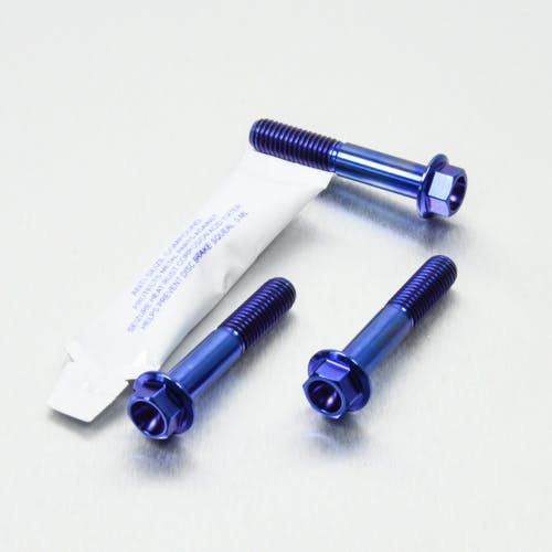 Pro-Bolt プロボルト Titanium Rear Brake Caliper Mount Kit (TIRBMON220) TIRBMON220B (C その他(ボルト) Pro-Bolt プロボルト Titanium Rear Brake Caliper Mount Kit (TIRBMON220) TIRBMON220B (C その他(ボルト)