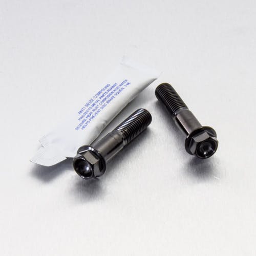 Pro-Bolt プロボルト Titanium Rear Brake Caliper Mount Kit (TIRBMON270) TIRBMON270BK ( その他(ボルト) Pro-Bolt プロボルト Titanium Rear Brake Caliper Mount Kit (TIRBMON270) TIRBMON270BK ( その他(ボルト)
