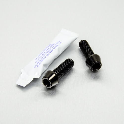 Pro-Bolt プロボルト Titanium Rear Brake Caliper Mount Kit (TIRBMON290) TIRBMON290BK ( その他(ボルト) Pro-Bolt プロボルト Titanium Rear Brake Caliper Mount Kit (TIRBMON290) TIRBMON290BK ( その他(ボルト)