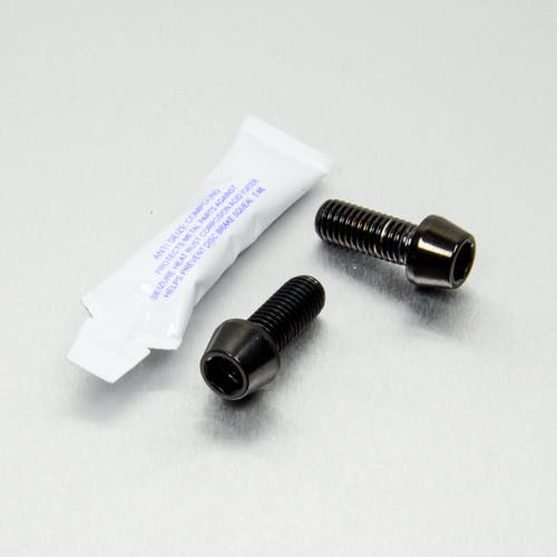 ステンレス フロント ブレーキキャリパーマウントボルトキット SSFBMON470BK (CDC)【別送品】