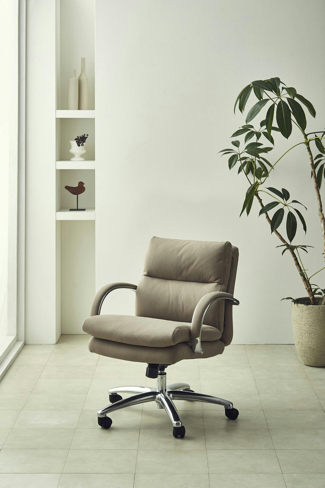 カシワ　ワークチェア Amazon.co.jp: オフィスチェア メッシュ ハイバック 椅子