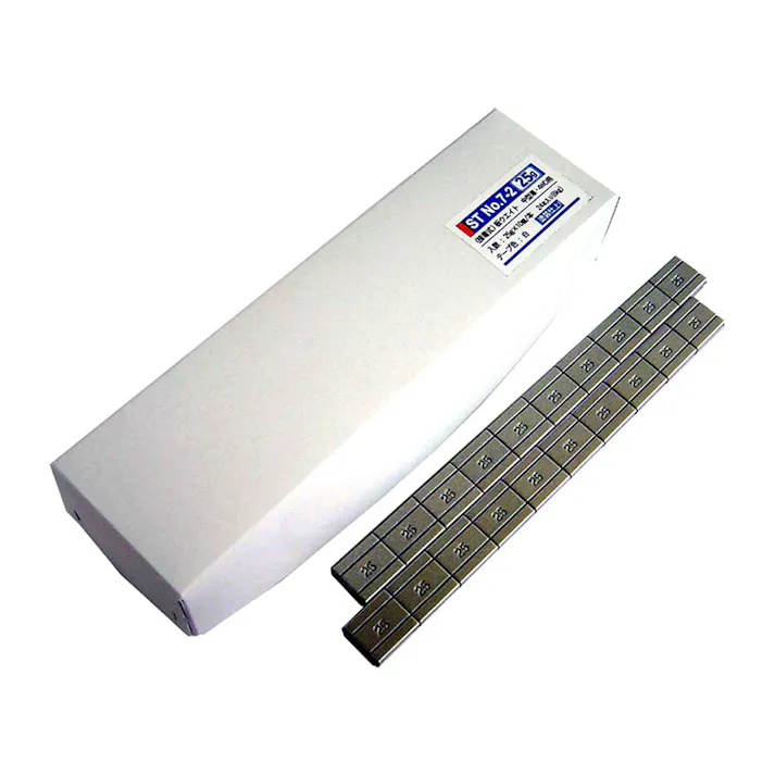 泉産業貿易(株) IZUMI 4WD・中型車用貼付板ウエイト(幅20厚6mm)6kg STNO7-2 CZ01279 (CDC)【別送品】