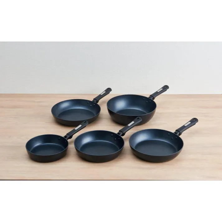 サーモス 炒め鍋 28cm ミッドナイトブルー IH対応 KFC-028D MDB THERMOS キッチン 調理 台所 4562344378697【別送品】