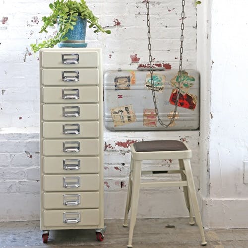 【福岡県直引取り限定】DULTON ダルトン ビートスツール 4脚 アイボリー 福岡県直引取り限定】DULTON ダルトン ビートスツール 4脚 アイボリー