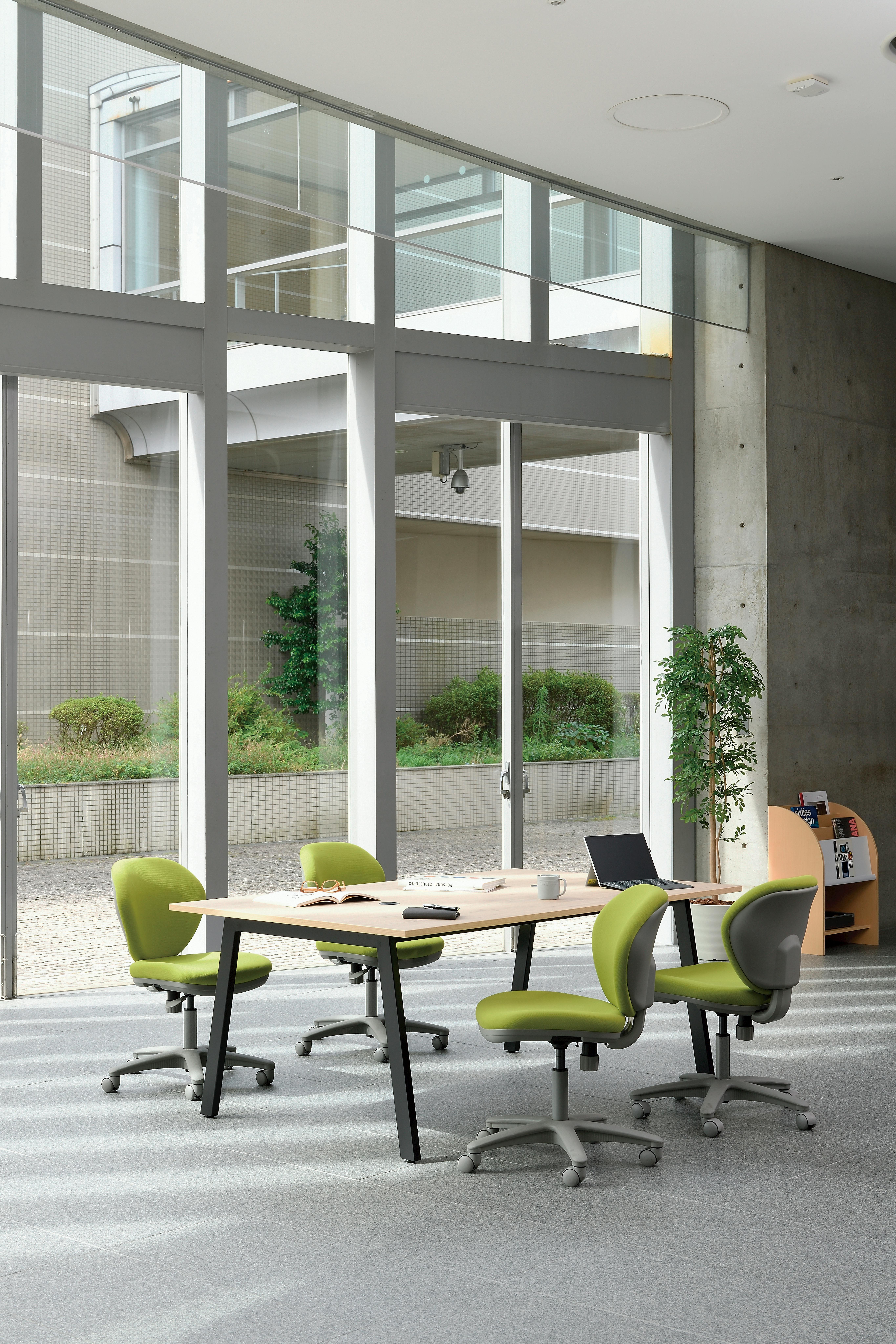 KOEKI 弘益 UTILITY ALPHA-G(BK) オフィスチェア ブラック 44×57×80-93