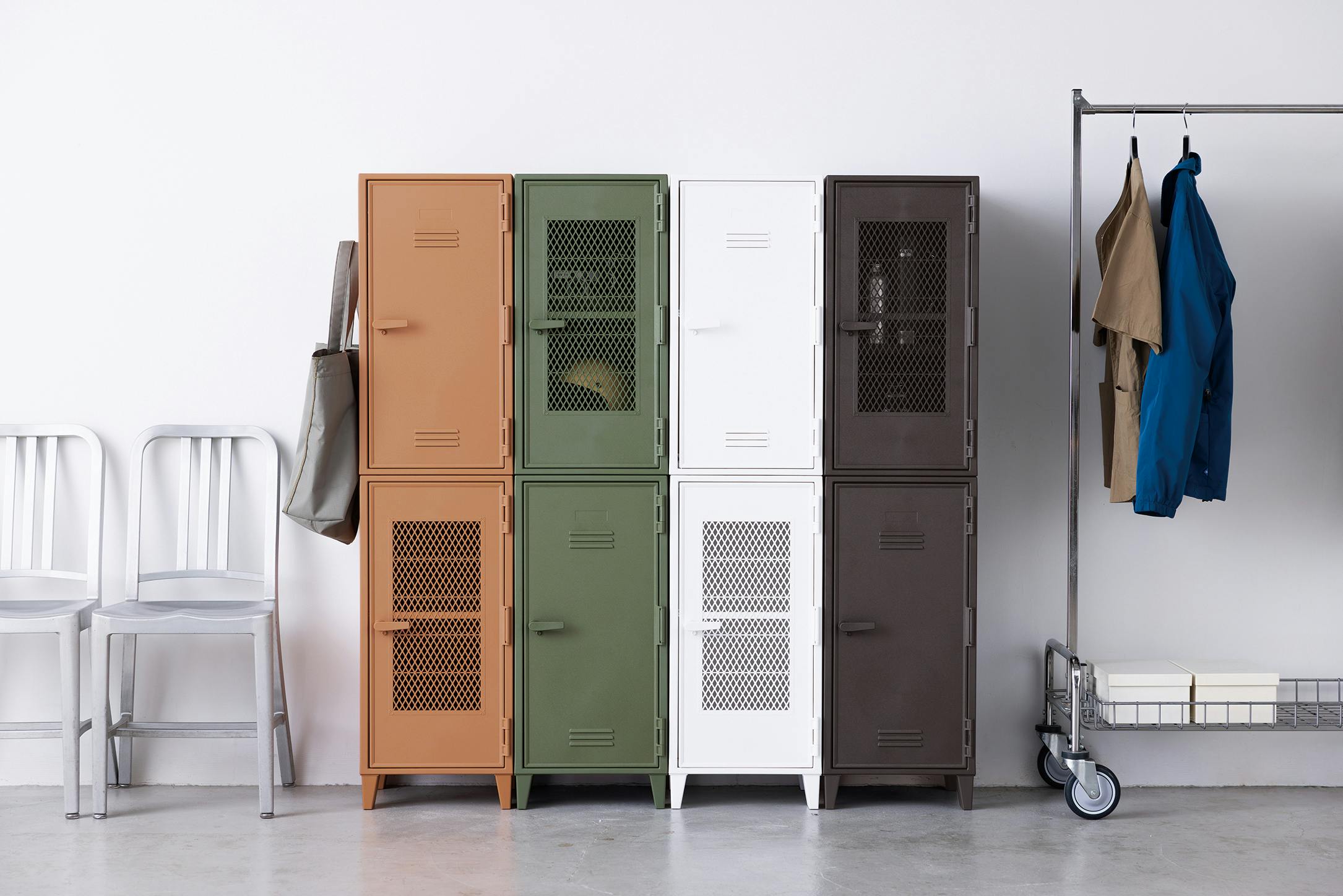 フィッツ ペグ キャビネット グリーン インテリア 扉式 リビング収納