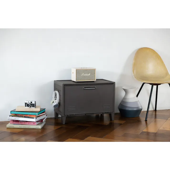 フィッツ ペグ キャビネット ワイド ダークグレー インテリア 扉式 リビング収納 簡単組立 ロッカー風 ヴィンテージ風 扉付き 組み立て簡単 ロッカー 4904746157133【別送品】