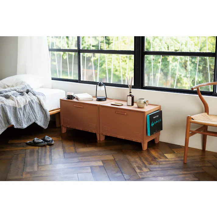 フィッツ ペグ キャビネット ワイド ダークグレー インテリア 扉式 リビング収納 簡単組立 ロッカー風 ヴィンテージ風 扉付き 組み立て簡単 ロッカー 4904746157133【別送品】