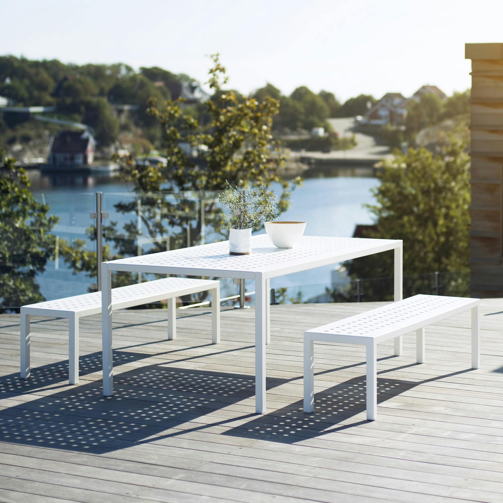 SUNDAYS フレーム ダイニングテーブル L ホワイト ガーデンファニチャー 屋外用家具 北欧 SD301【別送品】