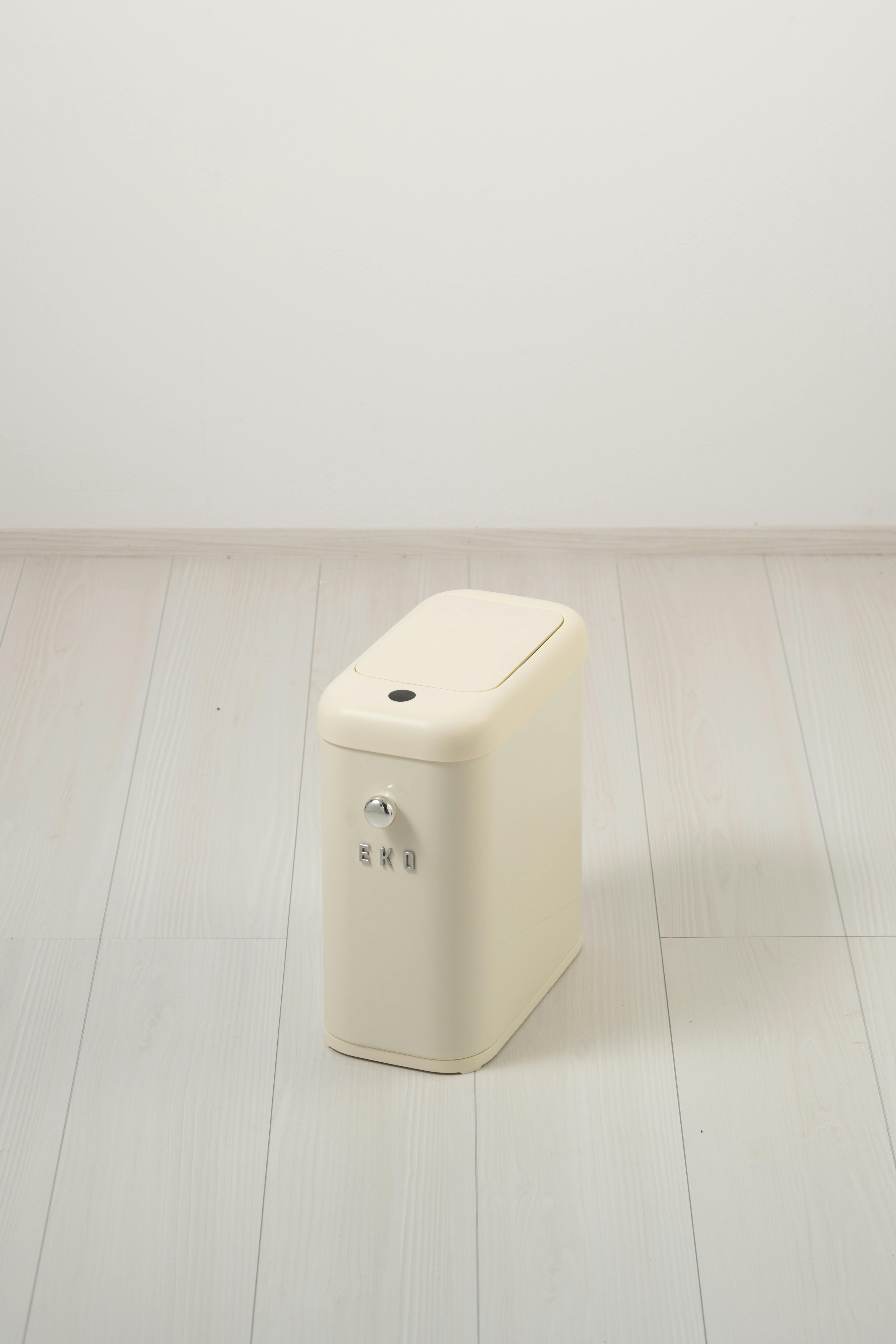 EKOJAPAN モダンヴィンテージセンサービン 9L バニラ EK9164P-9L-VN EKO ごみ箱 ゴミ箱自動開閉 センサー式 アルカリ電池式 単3×2 ペール