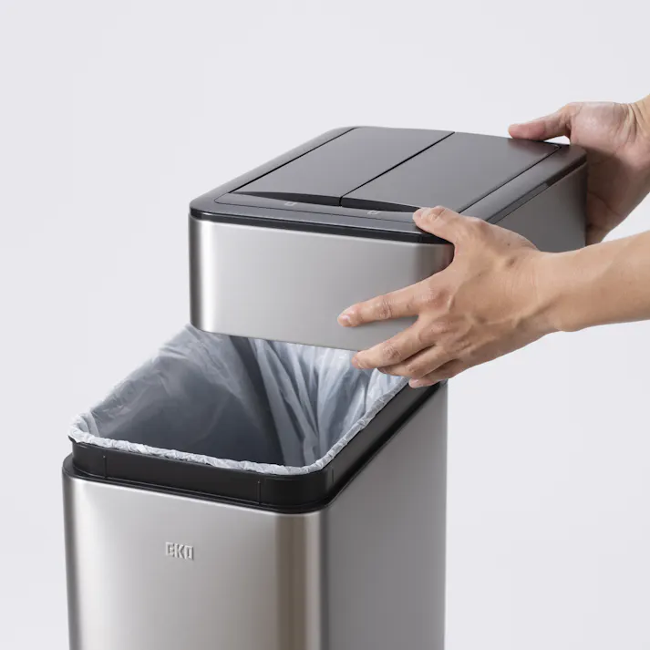 EKOJAPAN ファントムプロセンサービン 35L MMT シルバー EK9577-35L-MMT EKO ごみ箱 ゴミ箱自動開閉 センサー式 アルカリ電池式 単3×2本 インナーボックス付 音が静か 省電力設計 電池残量表示 6951800627086【別送品】