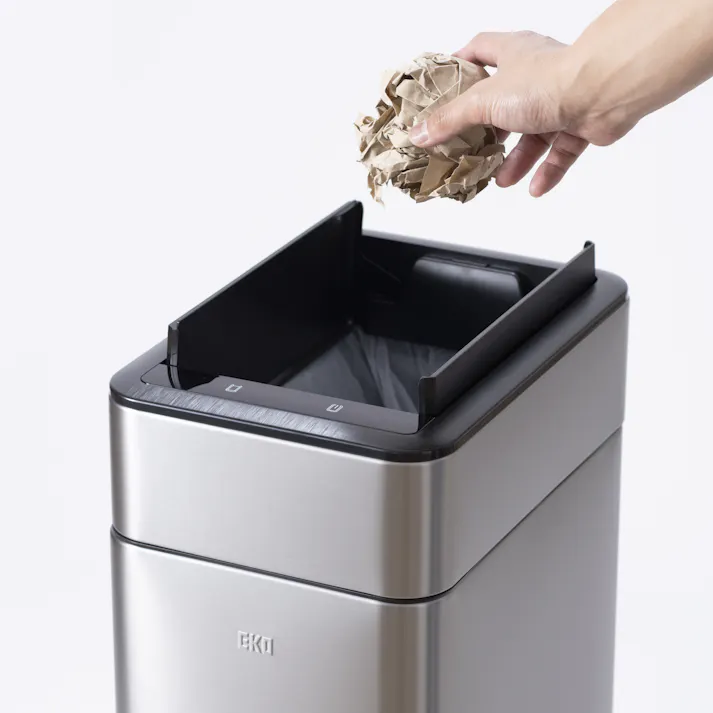 EKOJAPAN ファントムプロセンサービン 35L MMT シルバー EK9577-35L-MMT EKO ごみ箱 ゴミ箱自動開閉 センサー式 アルカリ電池式 単3×2本 インナーボックス付 音が静か 省電力設計 電池残量表示 6951800627086【別送品】