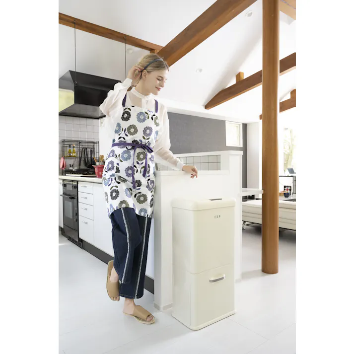 EKOJAPAN モダンヴィンテージセンサービン 32L+18L バニラ EK9336P-32L+18L-VN EKO ごみ箱 ゴミ箱自動開閉 上段32L+下段18L センサー式 アルカリ電池式 単3×4本 下段内蔵インナーボックス付 昭和レトロ 2段式 6951800660502【別送品】
