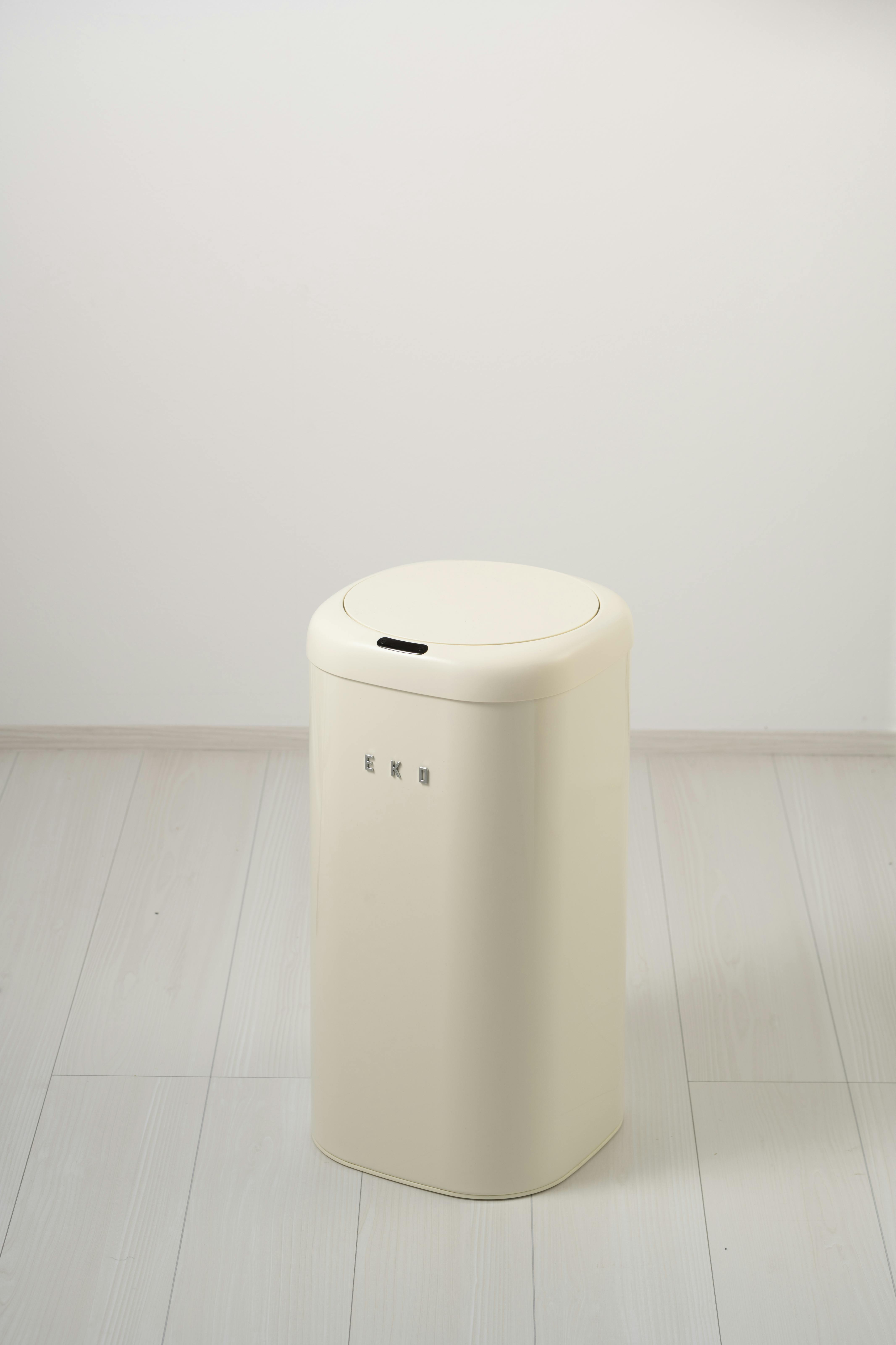 EKOJAPAN モダンヴィンテージセンサービン 28L バニラ EK9184P-28L-VN EKO ごみ箱 ゴミ箱自動開閉 センサー式 アルカリ電池式 単3 ペール