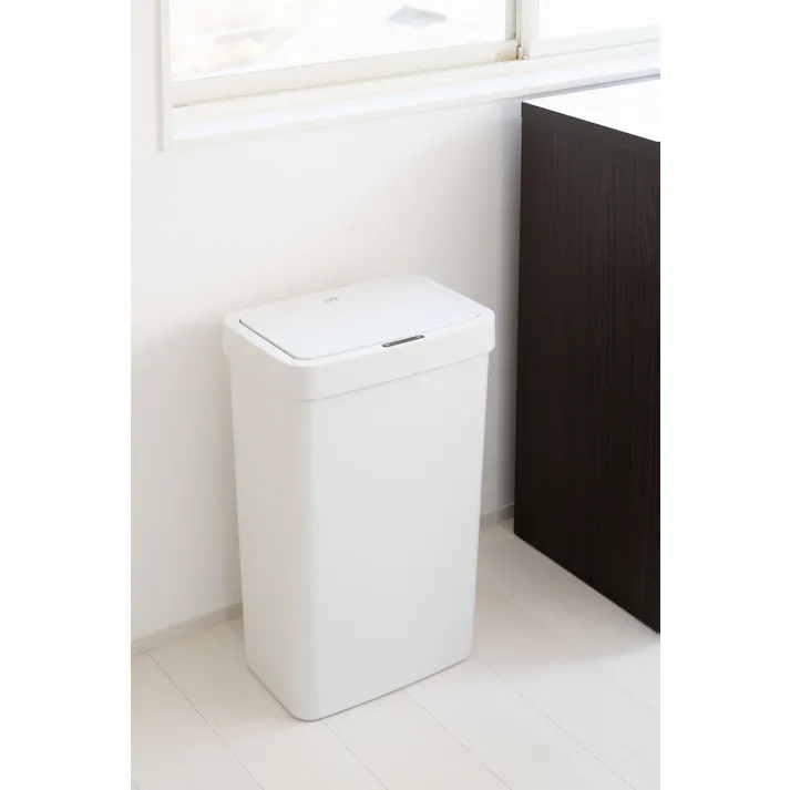 EKOJAPAN ハナセンサービン 50L ホワイト EK6226P-50L-WH EKO ごみ箱 ゴミ箱自動開閉 センサー式 アルカリ電池式 単3×4本 プラスチック 大容量 お手入れ簡単 6951800682306【別送品】