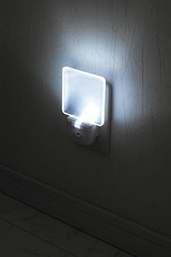 セーブ・インダストリー LEDナイトランプ クリアホワイト 行楽用品