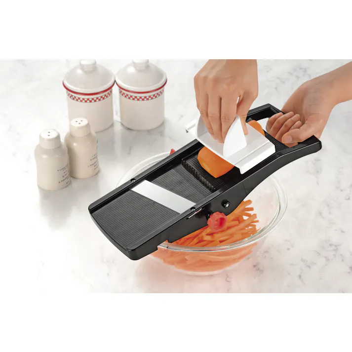セーブ・インダストリー 刃物産地新潟で作られた 日本製スライサー 千切り器 厚み調整 時短 SV-3178【別送品】