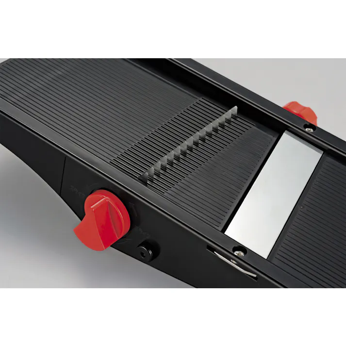 セーブ・インダストリー 刃物産地新潟で作られた 日本製スライサー 千切り器 厚み調整 時短 SV-3178【別送品】