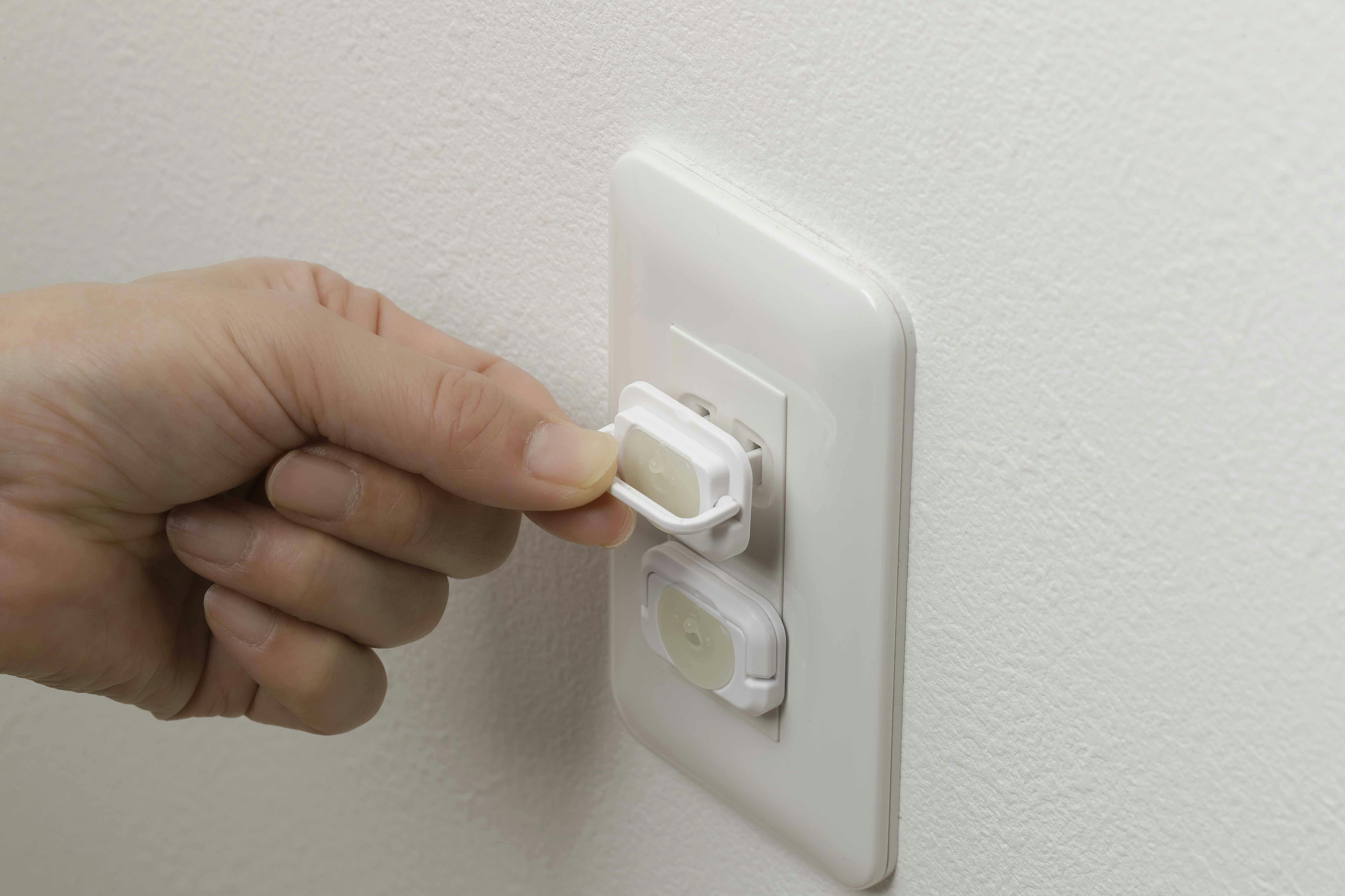 セーブ・インダストリー 夜に光るコンセント蓄光キャップ 12個組 絶縁