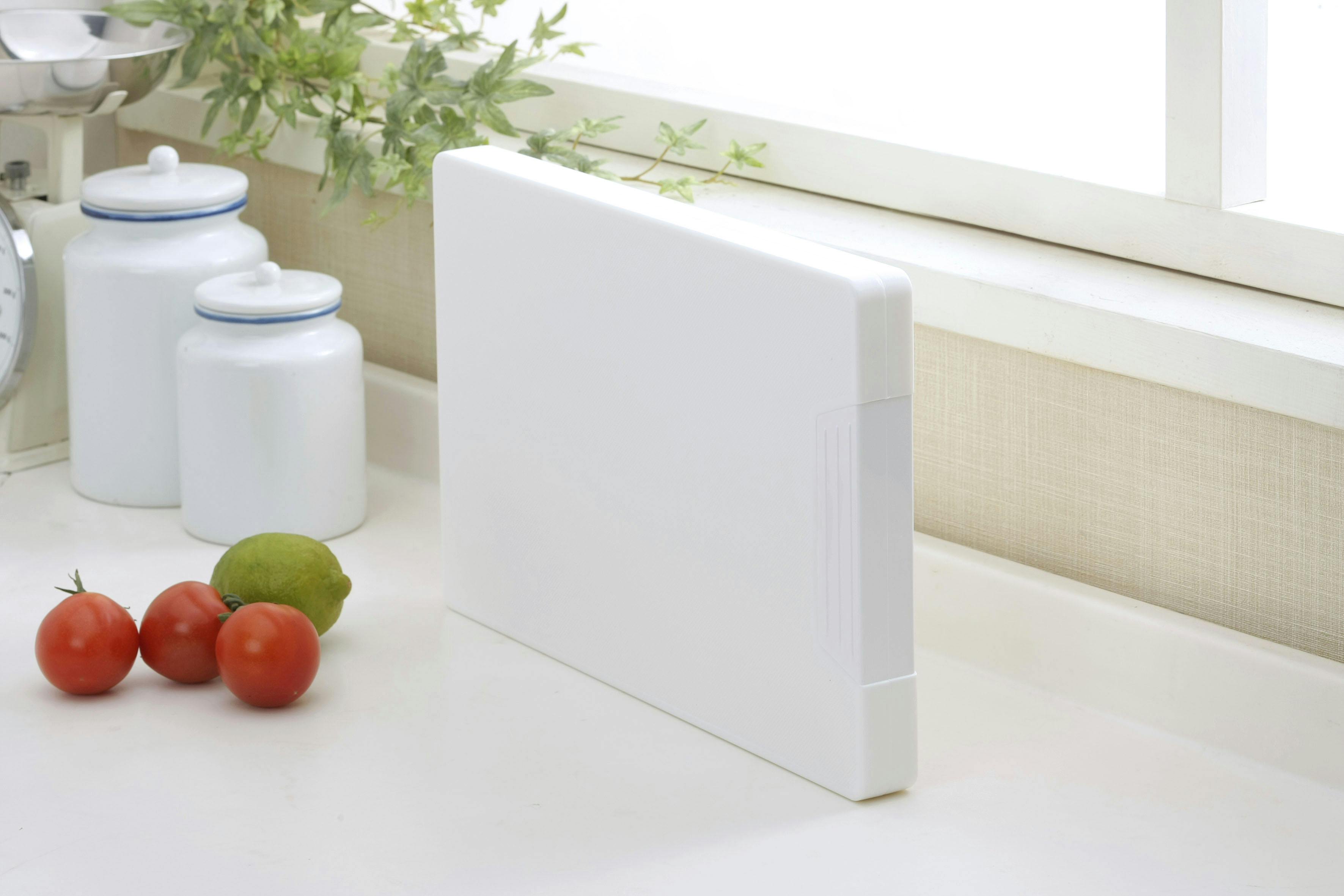 セーブ・インダストリー めちゃくちゃ軽いまな板 レギュラー 抗菌 厚い