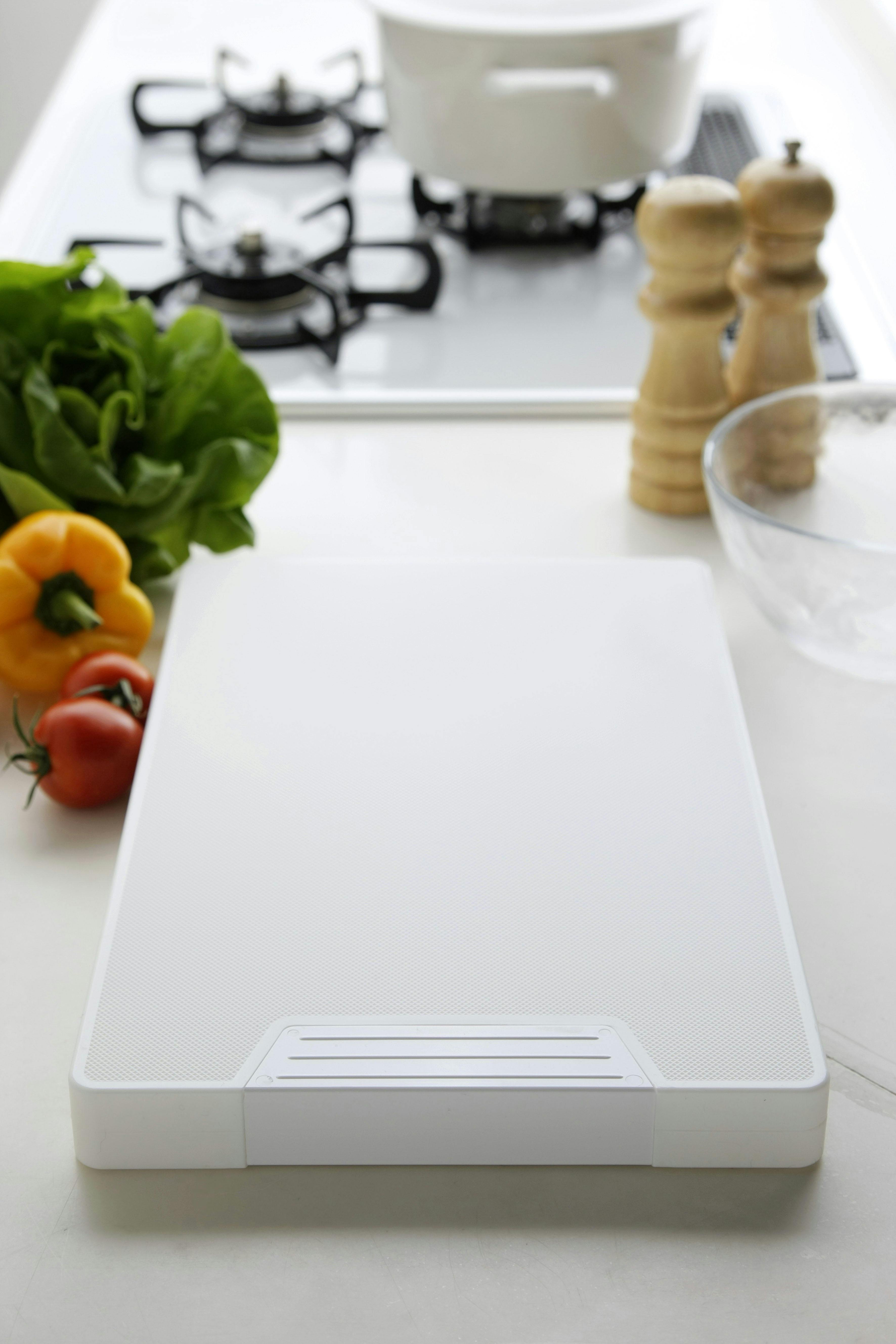 セーブ・インダストリー めちゃくちゃ軽いまな板 レギュラー 抗菌 厚い