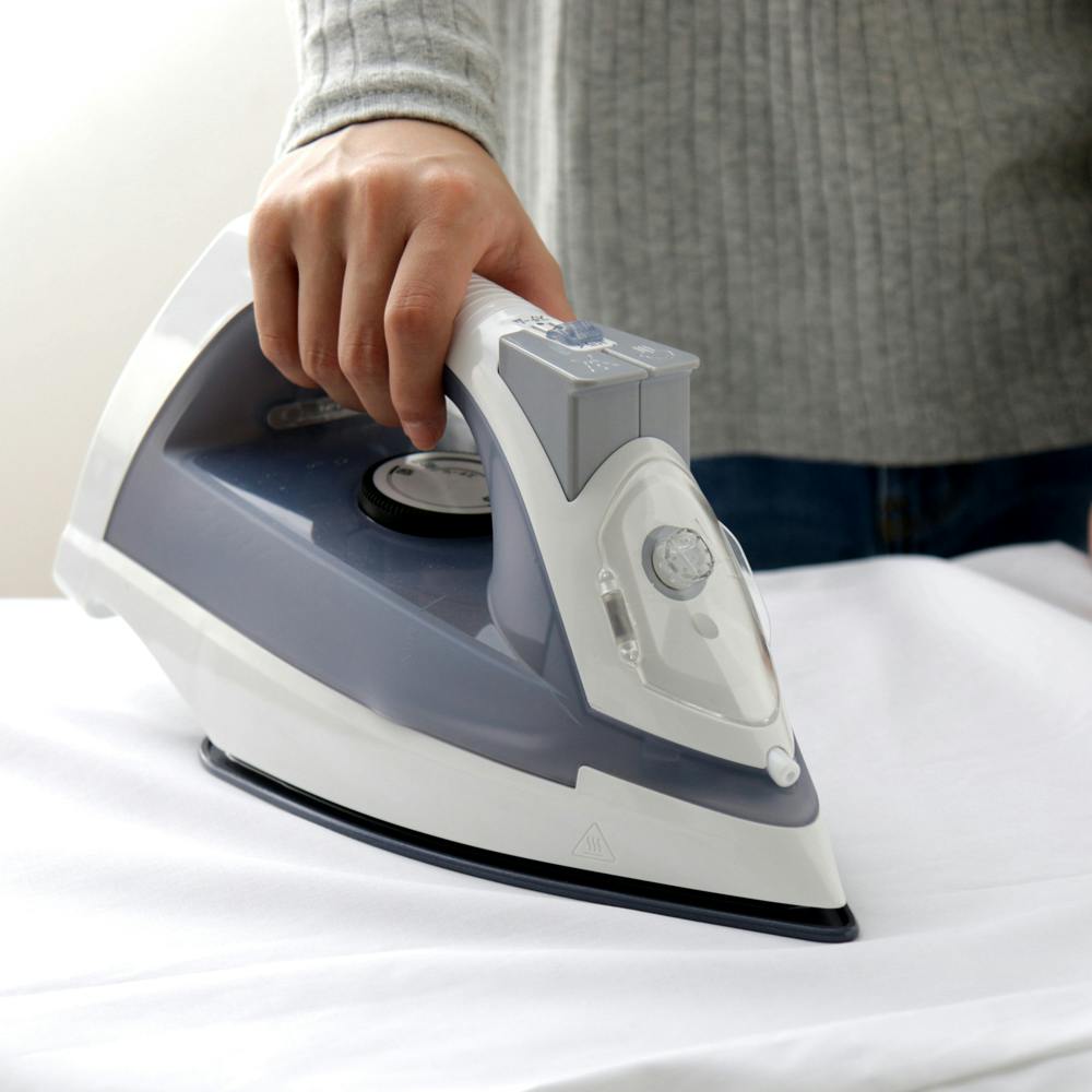 衣類ケア家電 LENZ IRON LENZ（レンツシステムアイロン）｜滝川株式会社