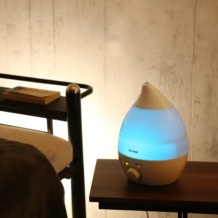 アイリスオーヤマ 超音波式加湿器 しずく型 UHM-280S-W ホワイト 喉 声 乾燥 加湿器 4967576388467【別送品】