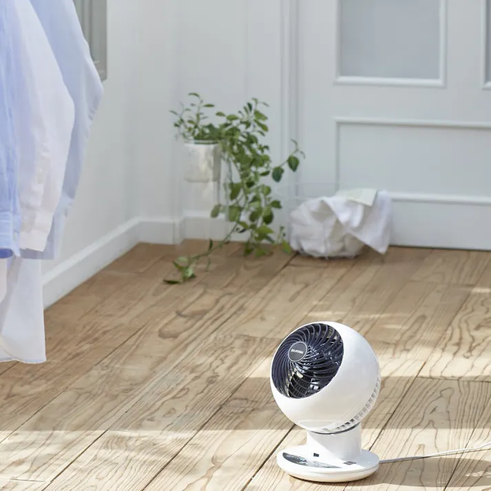 アイリスオーヤマ サーキュレーターアイ 18畳 上下左右首振り 音声操作 PCF-SCV15T ホワイト 循環 空気 サーキュレーター 4967576464109【別送品】