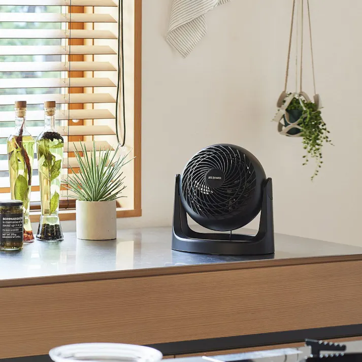 アイリスオーヤマ サーキュレーター 8畳 固定 マカロン型 PCF-MKM15N-B ブラック 循環 空気 サーキュレーター 4967576470247【別送品】