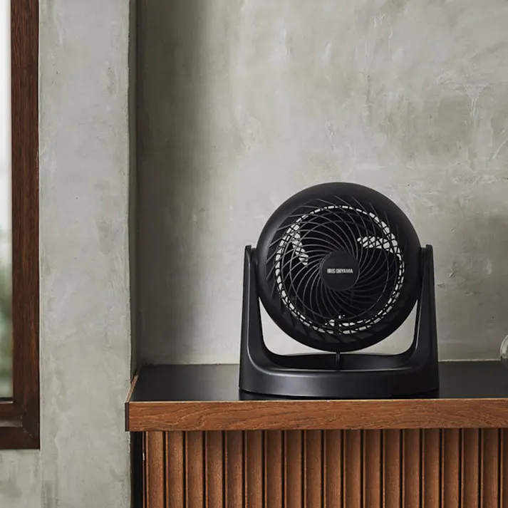 アイリスオーヤマ サーキュレーター 8畳 固定 マカロン型 PCF-MKM15N-B ブラック 循環 空気 サーキュレーター 4967576470247【別送品】