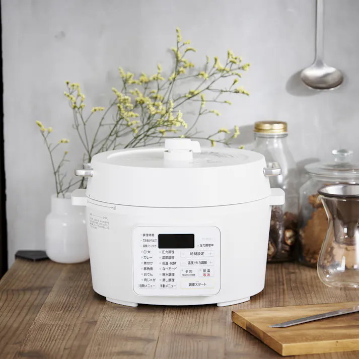 アイリスオーヤマ 電気圧力鍋 4.0L PC-MA4-W ホワイト 調理家電 キッチン 自動調理鍋 料理 時短 4967576470667【別送品】