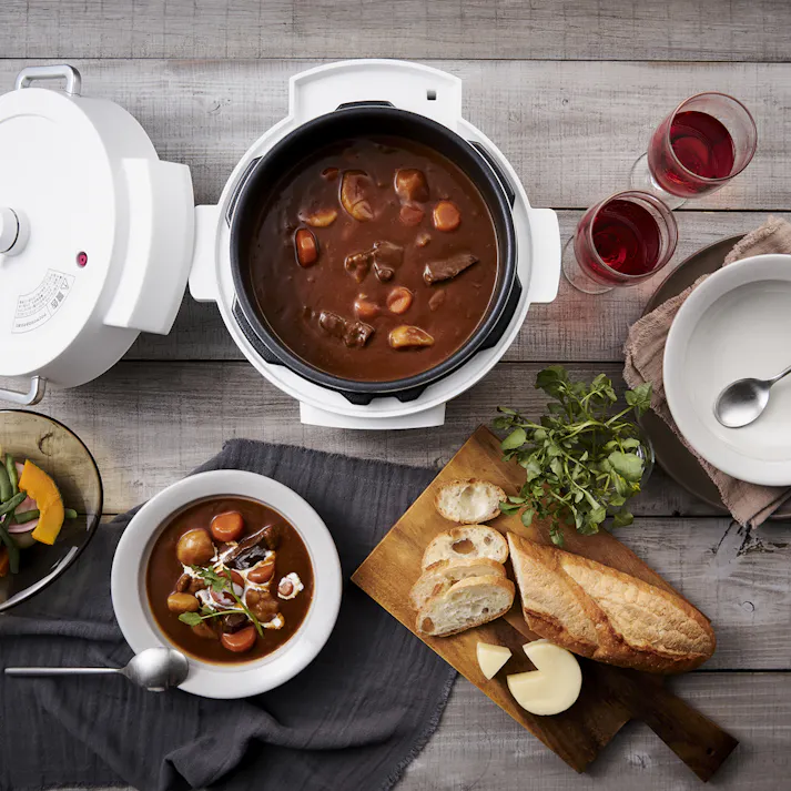 アイリスオーヤマ 電気圧力鍋 4.0L PC-MA4-W ホワイト 調理家電 キッチン 自動調理鍋 料理 時短 4967576470667【別送品】