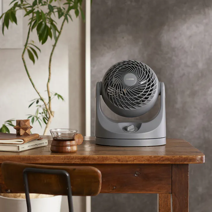 アイリスオーヤマ サーキュレーター 8畳 首振り マカロン型 PCF-MKM15-H グレー 循環 空気 サーキュレーター 4967576528429【別送品】