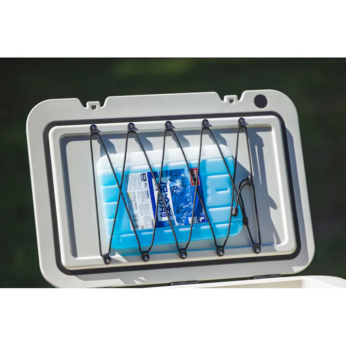 アイリスオーヤマ HUGEL 真空断熱クーラーボックス 40L VITC-40 ホワイトアッシュ キャンプ 釣り クーラーボックス 4967576567961【別送品】