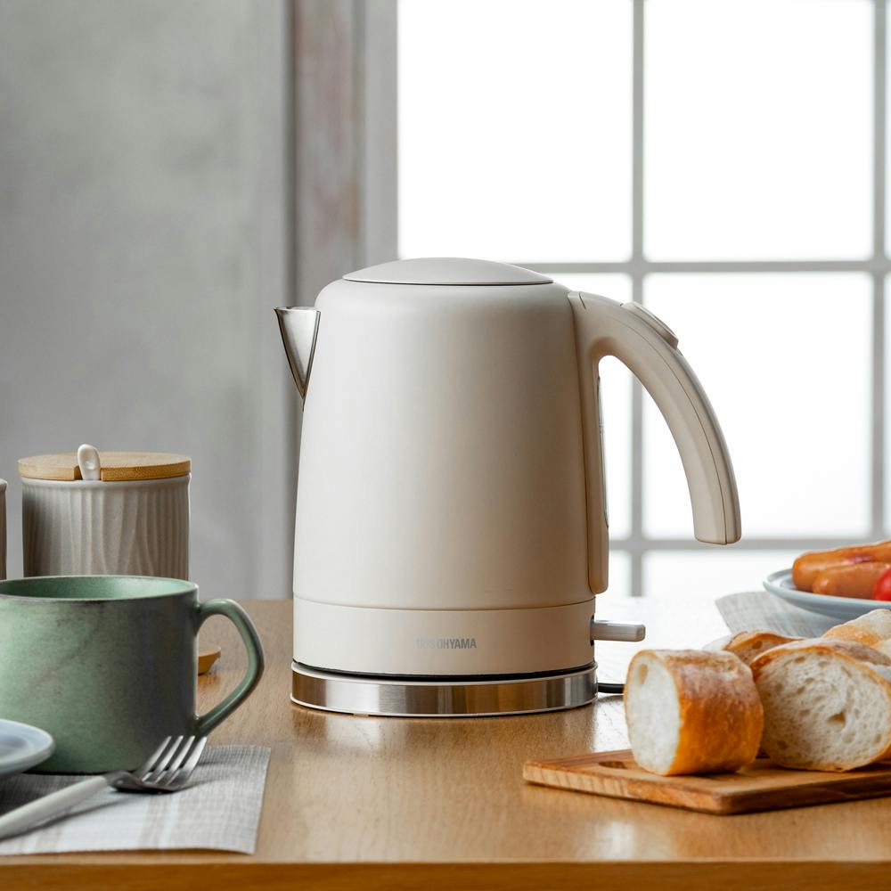 アイリスオーヤマ 電気ケトル IKE-D1000-CW ホワイト 調理家電