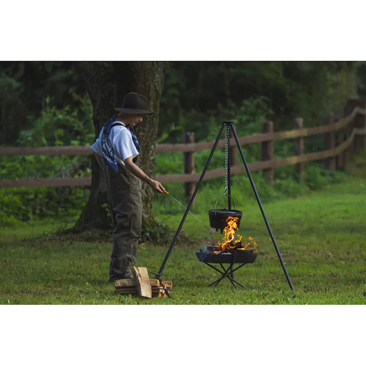 アイリスオーヤマ 焚き火三脚 TKB-TP135 ブラック キャンプ バーベキュー レジャー用品 4967576601900【別送品】