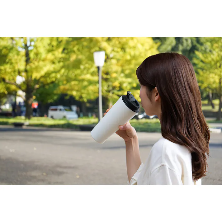 アイリスオーヤマ Cafe days トラベラーリッド付きタンブラー スリムタイプ NCD-TLT470 ホワイト お出かけ 飲み物 タンブラー マグボトル 4967576619127【別送品】