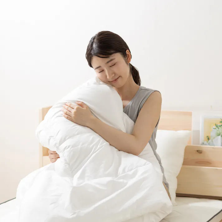 アイリスオーヤマ ふんわり掛けふとん 薄手 FSUK-D ホワイト 掛け布団 布団・カバー 4967576638579【別送品】